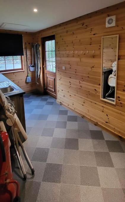 Artro Lodge Luxury 3 Bedroom, 3 Bathroom & Hot Tub Лланбедр Екстер'єр фото