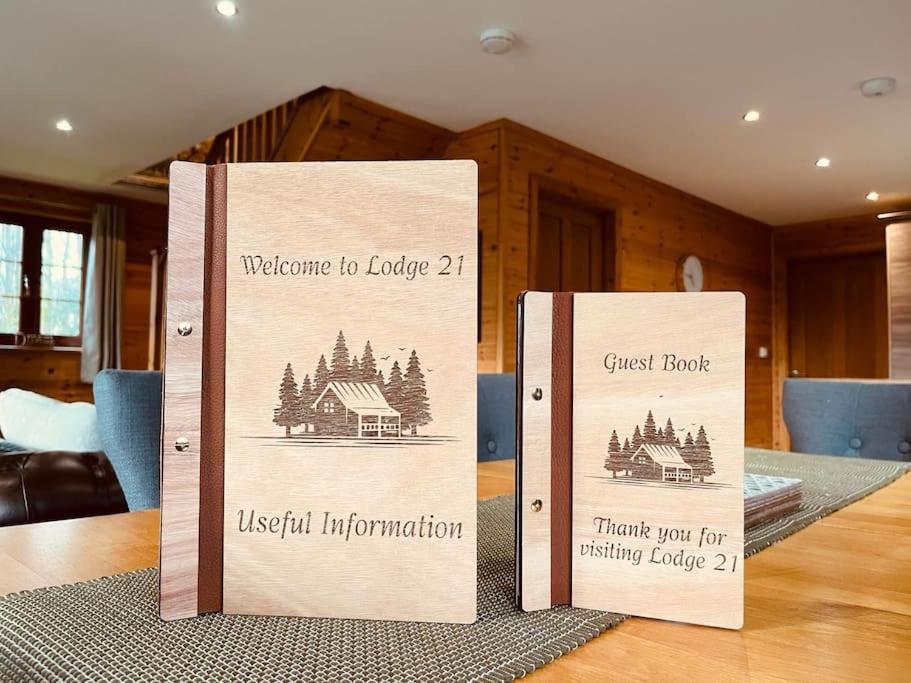 Artro Lodge Luxury 3 Bedroom, 3 Bathroom & Hot Tub Лланбедр Екстер'єр фото